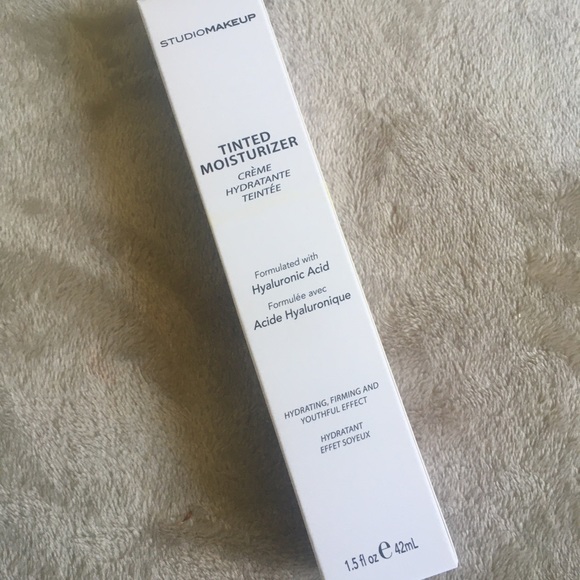 Studio Makeup Tinted Moisturizer Foundation in Honey BNIB - Picture 8 of 11